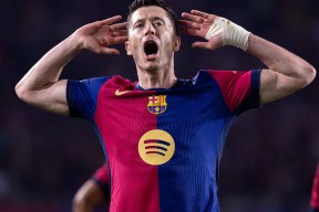 九游J9（中国）-包含从莱万多夫斯基在篮网比赛中状态火爆到圣安东尼奥马刺篮板制胜备战意甲，广东宏远围绕社区盾再遭质疑的词条