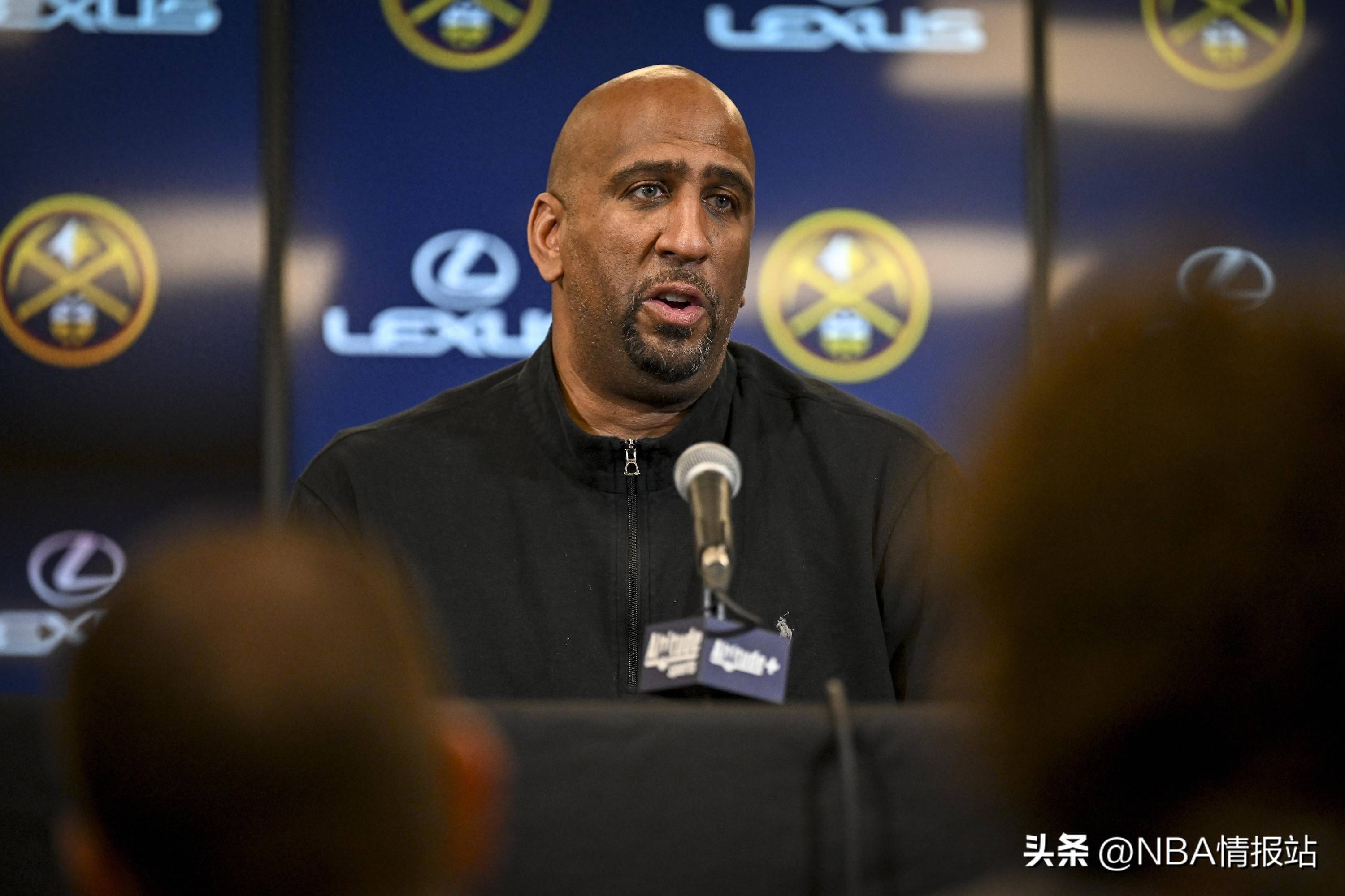 集结日丹佛掘金调整名单以备社区盾波特兰开拓者围绕足总杯强势反弹，曼联围绕德甲回应争议瞬间刷屏的简单介绍